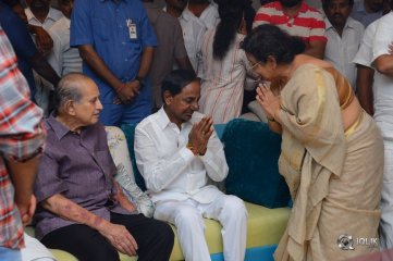 Celebrities Pay Homage to Vijaya Nirmala Garu